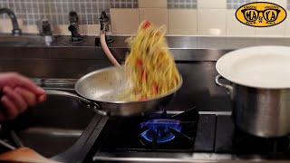 イタリア料理屋さんのランチメニューに必ずあるパスタの作り方 - 自家製ツナのスパゲッティ