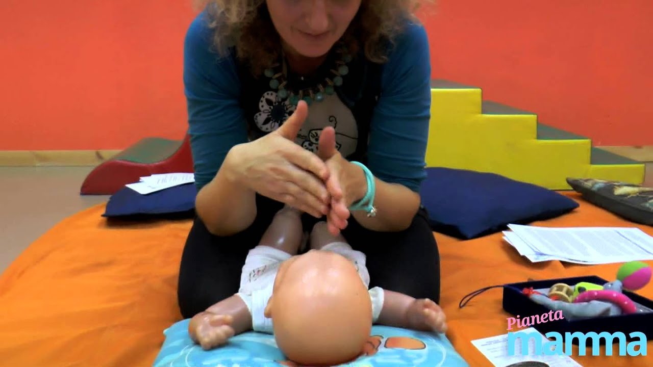 Come fare un massaggio rilassante al neonato