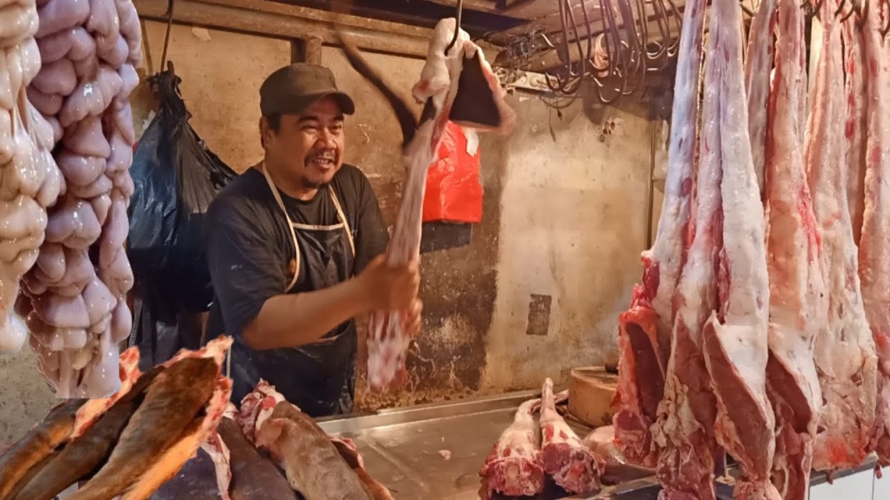 CARA MUDAH MEMBUKA KULIT BUNTUT SAPI❗PEDAGANG DAGING PASAR SENEN JAKARTA PUSAT