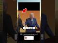 中国の晩餐会でトランプ大統領へグラスを運んだ男性について