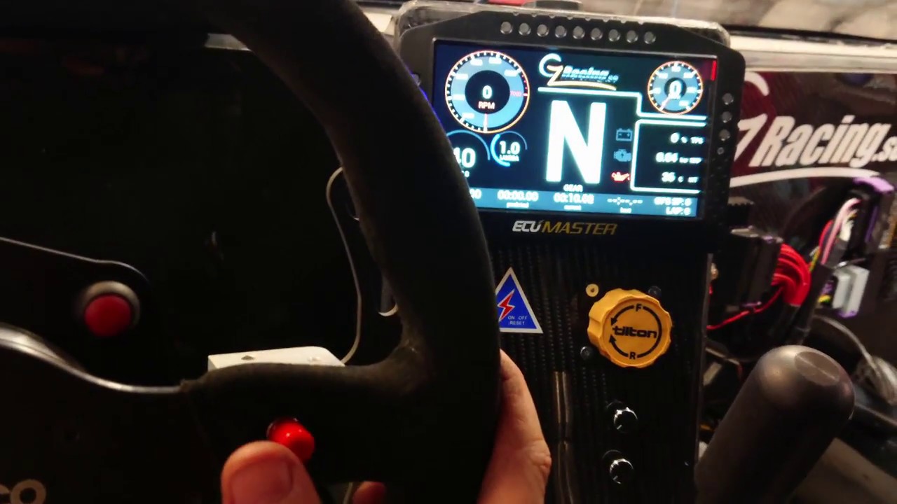 EcuMaster ADU 7 Team Insane Racing Punisher Corvette - YouTube