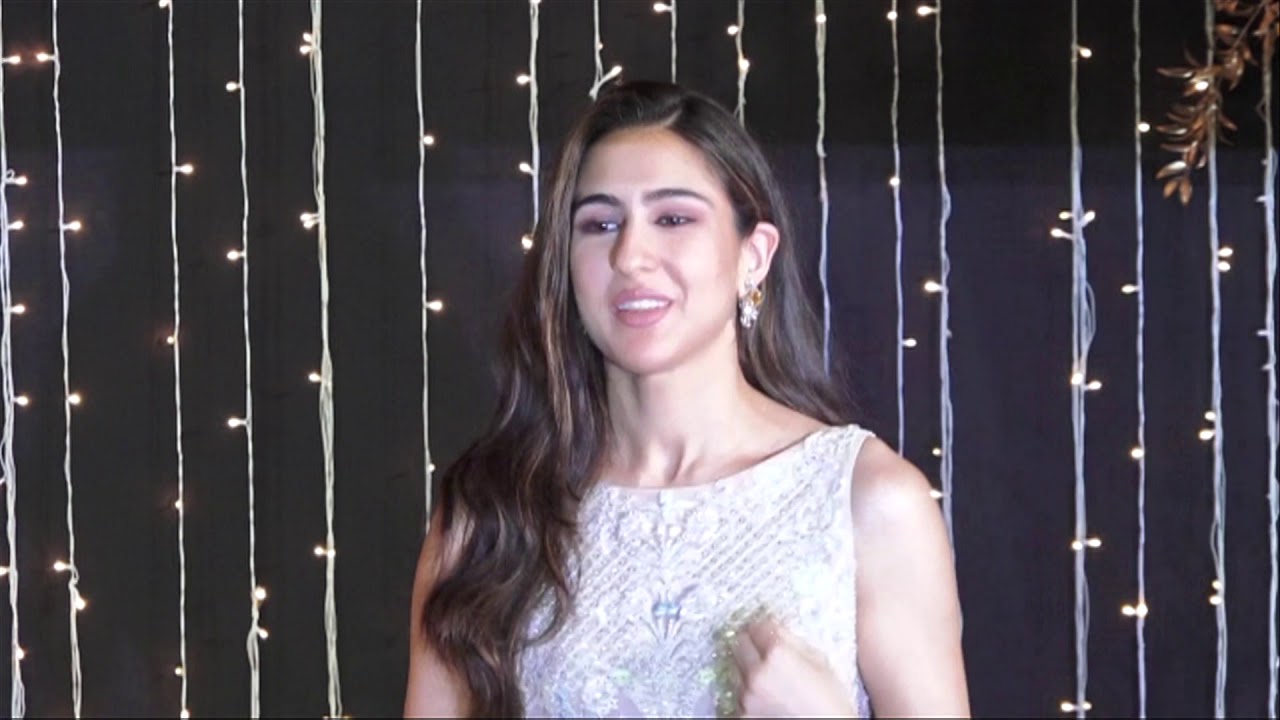 Sara Ali Khan Looks Hot in White Gown At Priyanka Chopra & Nick Jonas Mumbai Reception camera iphone 8 plus apk