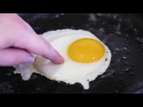 How to Make a Sunny Side Up Egg 