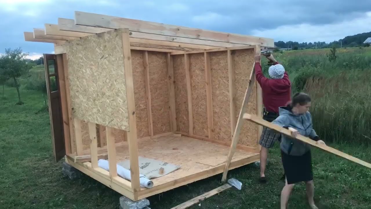 Built Wooden Little House tamlaps, frame construction