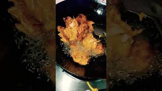 Khatarnak pyaj pakoda 😱🔥 #hindisong #song #viralvideo #food #bollywood #shortvideo #funny #comedy
