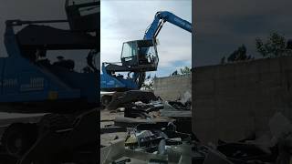 working by heavy scrap meachine #music #automobile #excavator #machine #portugal #metal