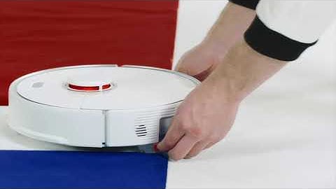 Roborock S5 Max - Mops floors, keeps carpets dry