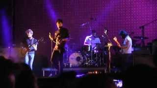 Young the Giant- &quot;Waves&quot; (720p) Live in Las Vegas on 9-27-14