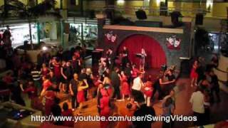 LaSanta2010: Dancing in The Square with The Souveniers