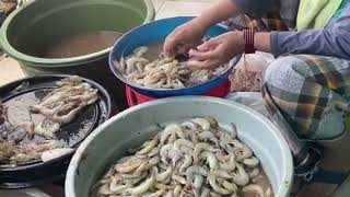 Kupas udang cepat dapat 1 kwintal lebih, mereka diam tanpa suara