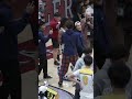 Kenny Smith helps high schooler pull of his signature dunk