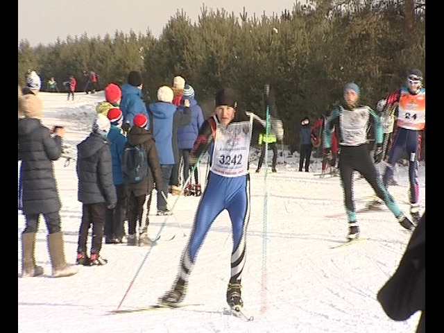 Около З тысяч участников гонки «Лыжня России-2017» в Серове