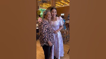 Bà cô fan fan hâm mộ bất ngờ thấy Nsut Ngọc Huyền đi giỗ tổ sân khấu