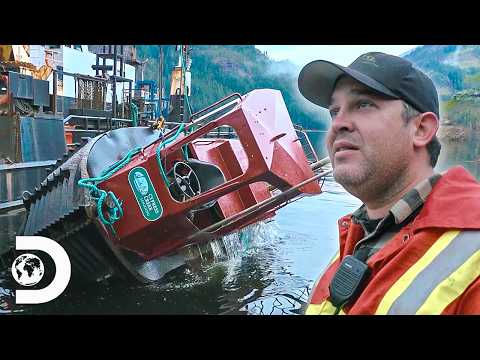 Loggers Salvage Sunken Boat With Massive Grapple Yarder | The Last Woodsmen