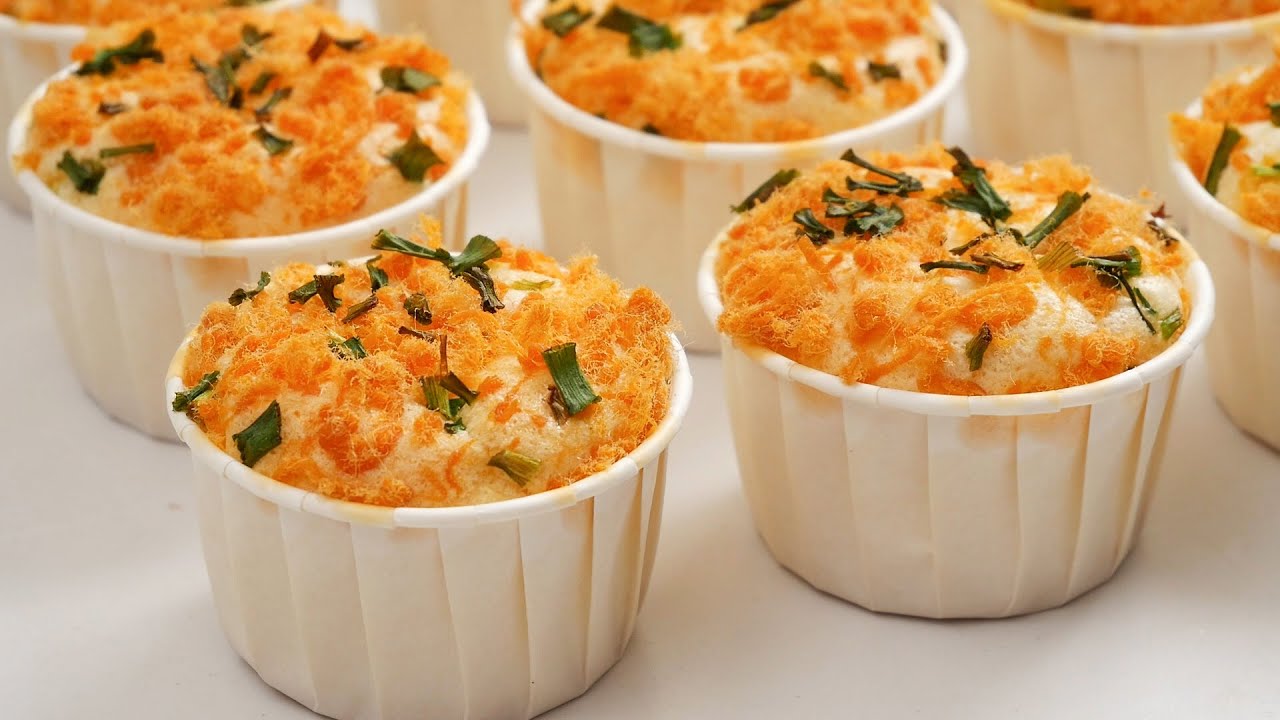 简单好吃的香葱肉松纸杯蛋糕，咸香松软，一定不要错过