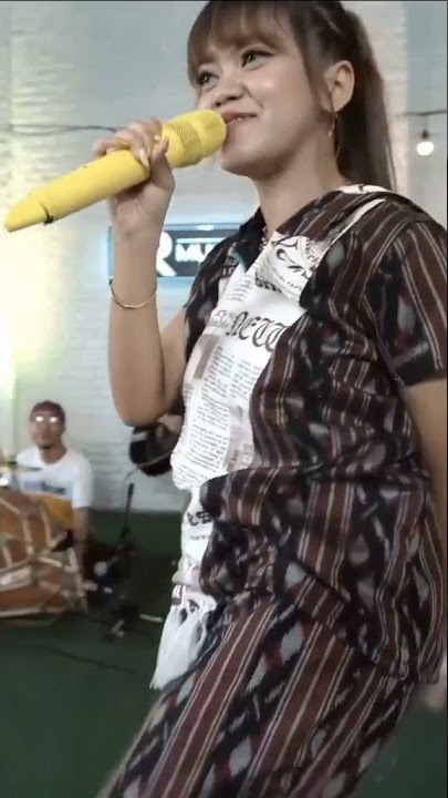 Tak Sedalam Ini - Esa Risty (music video)// #dangdutkoplo #taksedalamini #esaristy #music