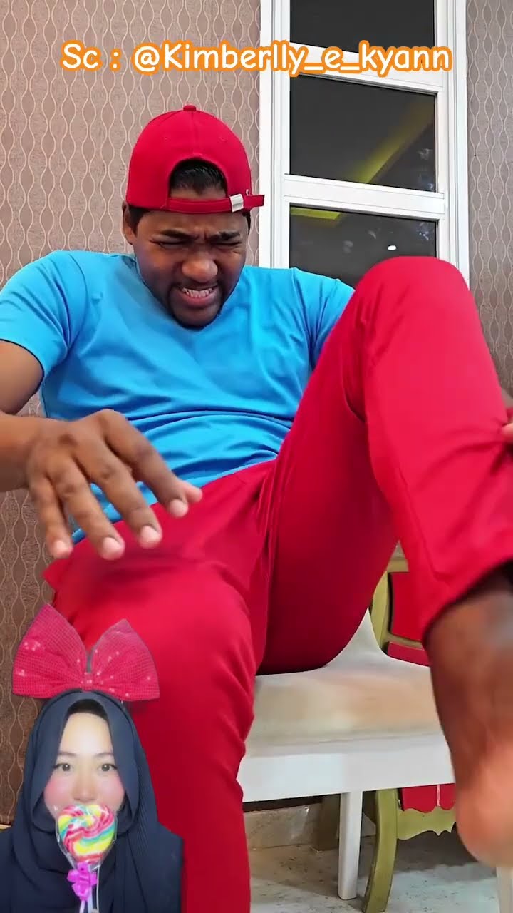KAKI PAPA KENA KAYU ⁉️? ehhh malah ketabrak tembok ? @Kimberlly_e_kyann #shorts #funny #dubbing