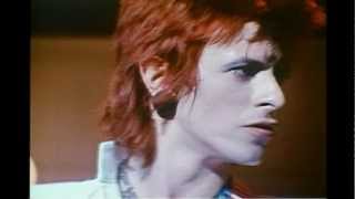 Watch David Bowie Rosalyn video