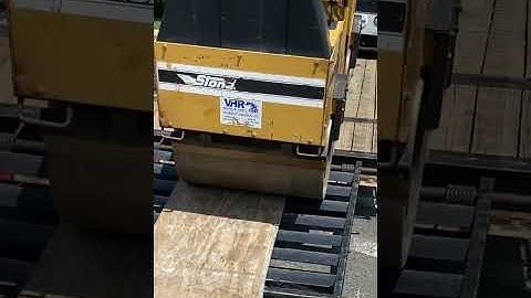 HOW TO UNLOAD A SMALL ROLLER OOF A TRAILER