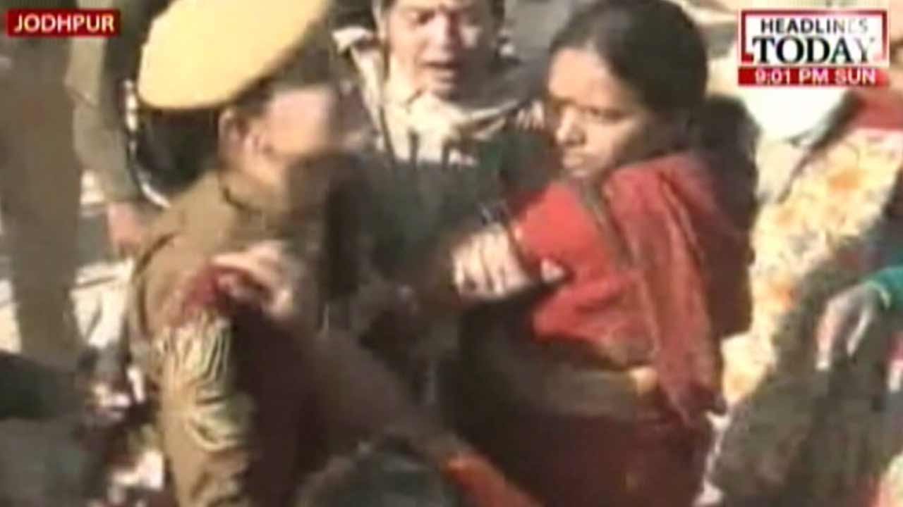 Teachers lathi charged near Rajasthan CM's public meeting