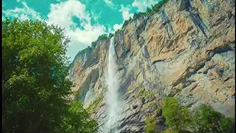 تلاوة رائعة. سبحان الله. سبحان الخالق