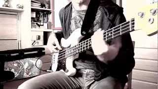 Arctic Monkeys - R U Mine? (bass cover)