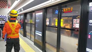 大阪駅うめきたホーム 281系特急はるかの到着シーンを撮影