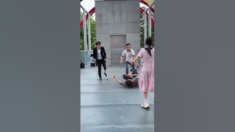 Catch the thief to help the girl [CONDA NGUYEN] #condanguyen #kindness #goodman #hero #help #respect