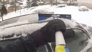 How to Clean the Snow Off Your Car (and stop being a dumbass)