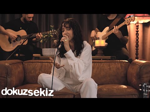 Zeynep Bastık - Eksik Bir Şey (Ezginin Günlüğü 40 Yıllık Şarkılar) (Official Video)