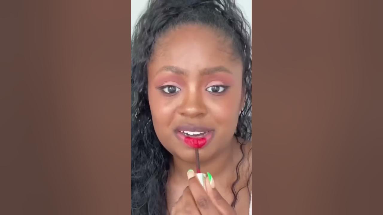 THIS LIPGLOSS WONT COME OFF 😳 YouTube