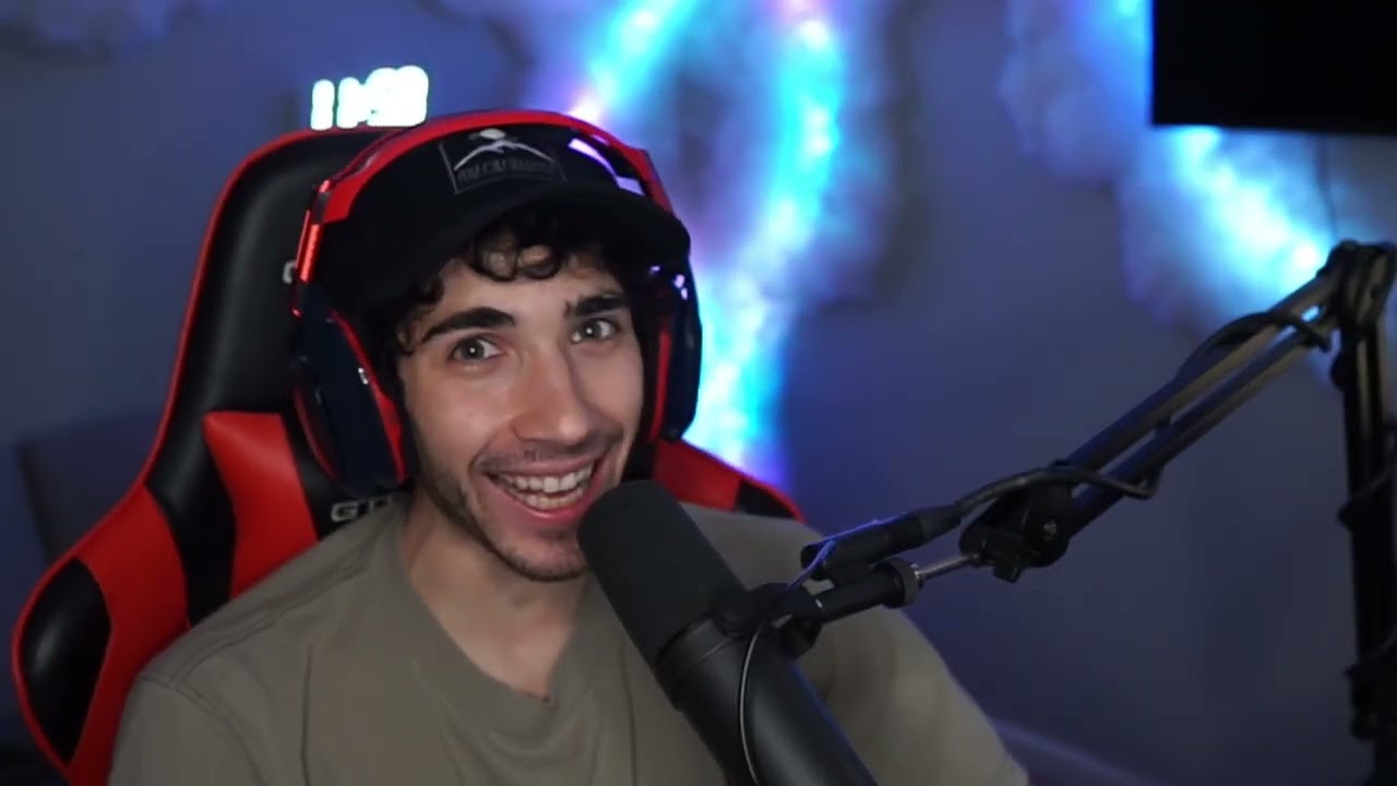 Streamer Accidentally Reads Post TERRIBLY WRONG (Lightsfire Clips)