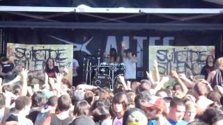 Suicide Silence "Wake Up" Pomona Warped Tour 2010 Opneing Song of the Set