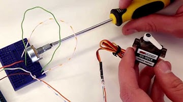 Servo motore comandato da un potenziometro