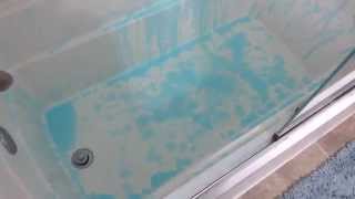 How to Clean a Bathtub with Dish Soap and a Broom