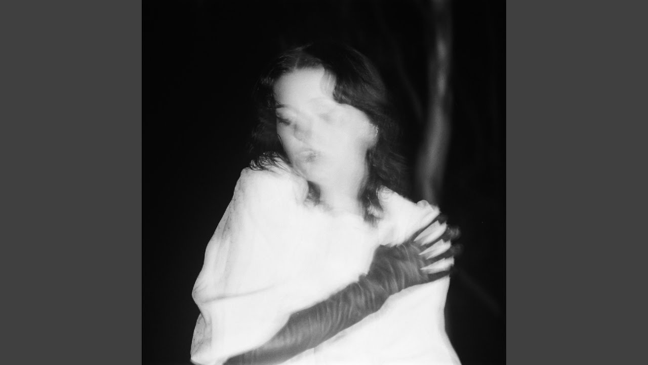 Bloom adlı videoyu YouTube'da izle Bloom adlı videoyu YouTube'da izle