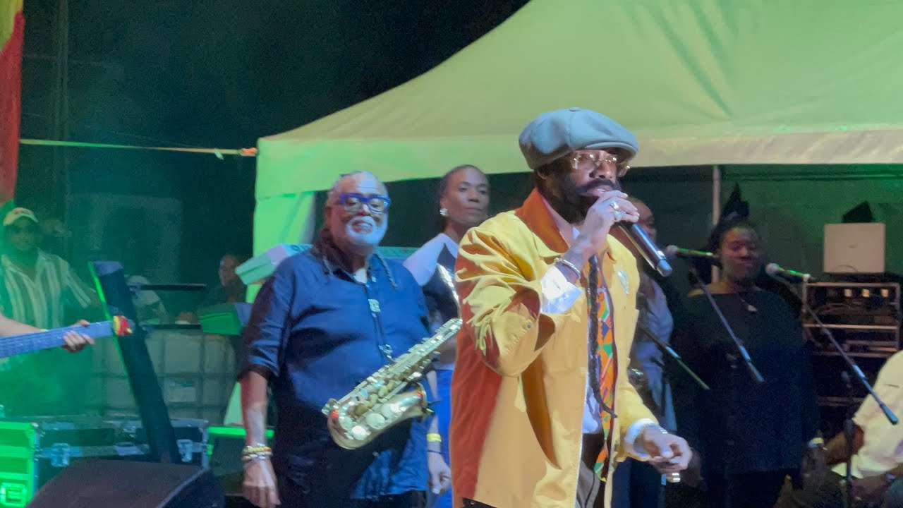 Таррус Райли произнес трогательную речь в память о Кэт Куре и его семье. Приятного прослушивания!