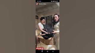 Monica ardhea lagi unboxing paket🍑🤤 Baju ketat sangat menggoda 🐦💦