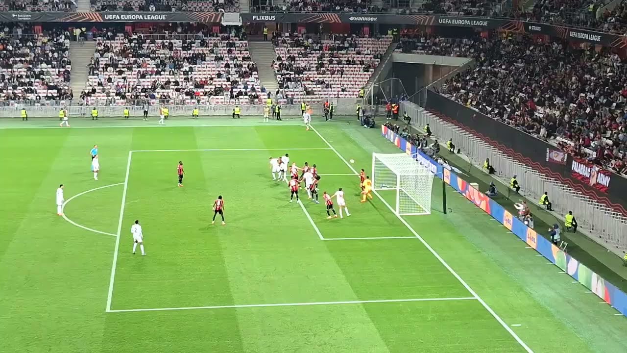 But sur corner de Evan Ndicka pour l'AS Roma contre l'OGCNice - Ligue Europa