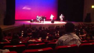 幼稚園行くのいやや長谷川義史さんコンサート