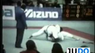 JUDO 1983 World Championships: Yasuhiro Yamashita 山下泰裕 (JPN) - Willy Wilhelm (NED) Resimi