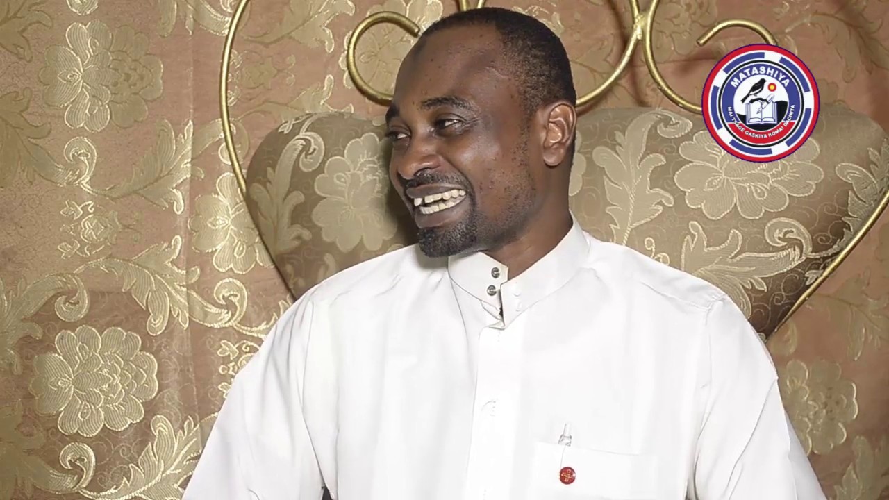 Sirrin Matasa - Kasuwanci ya fimin aikin gwamnati