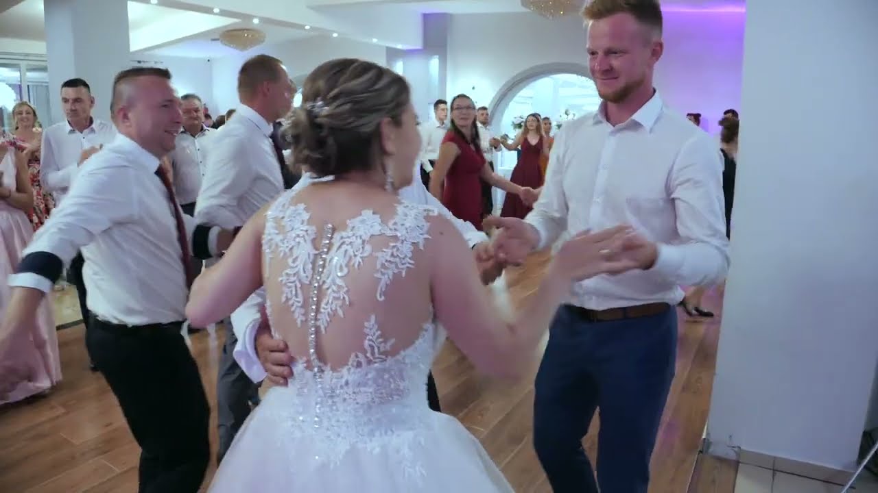 Robert się żeni @ Piękna młoda , gra Lucas Band