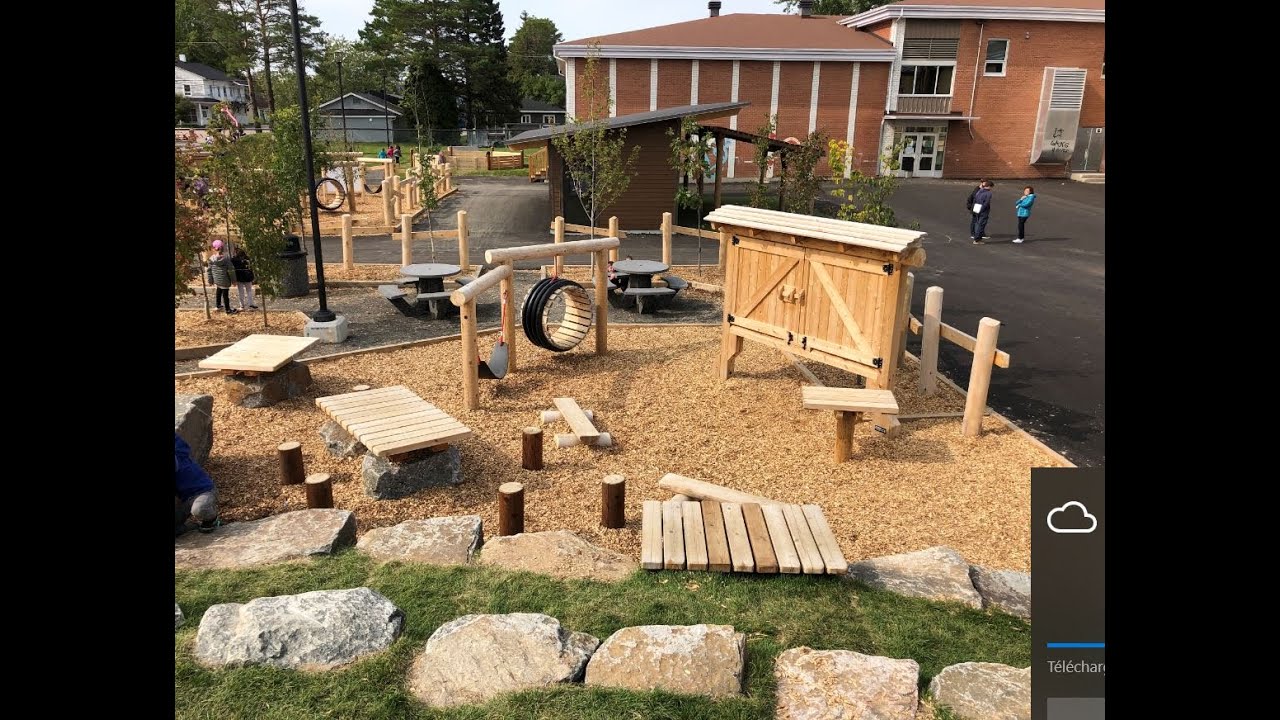 Cour d'école de rêve à Laterrière