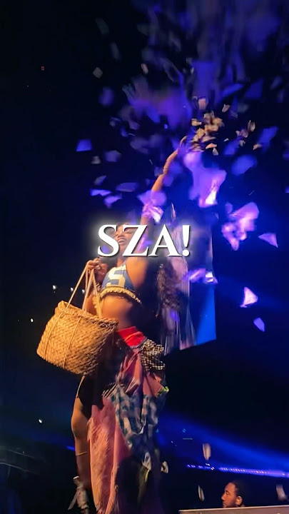 Fans Sing Nobody Gets Me by SZA 🤩🎤