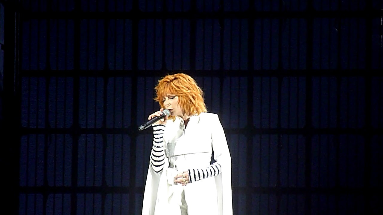 Mylène Farmer Un Jour ou L'Autre La Défense Arena 18.06.2019 YouTube Mylène Farmer Un Jour ou L'Autre La Défense Arena 18.06.2019 YouTube