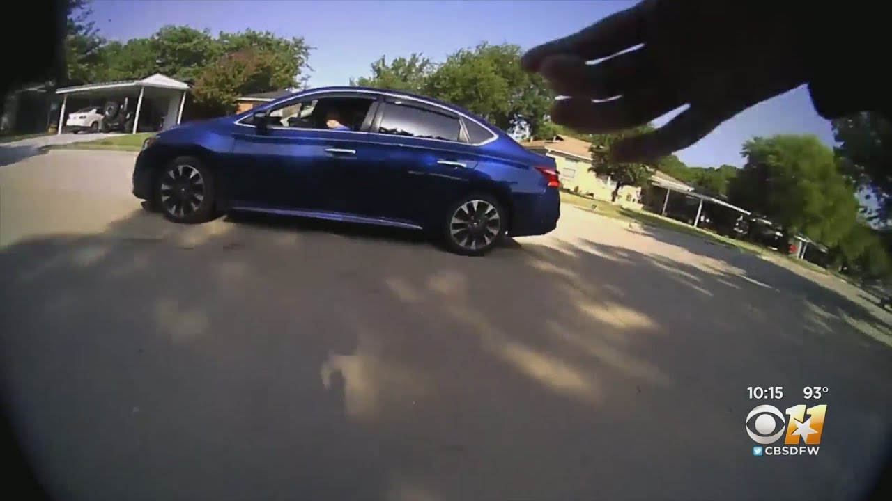 White Settlement resident helps police chase after suspect - YouTube