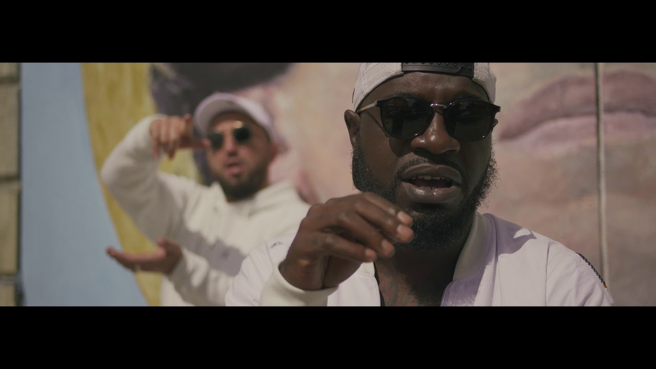 Ver Ul’team Atom x Mani Deïz - COSTUME BLANC no YouTube Ver Ul’team Atom x Mani Deïz - COSTUME BLANC no YouTube