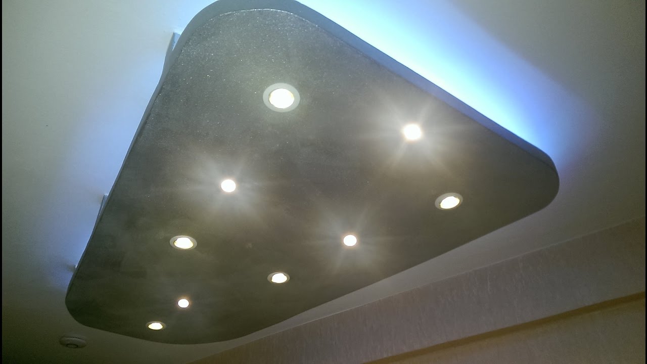 Abgehängte decke mit indirekter beleuchtung /led spots / rgb led ...