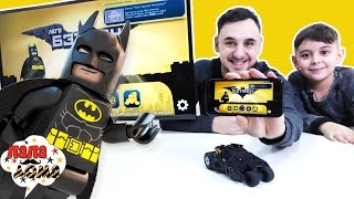 КАТАЕМСЯ НА БЭТМОБИЛЕ! Папа Роб и Ярик играют в приложение The Lego Batman Movie!